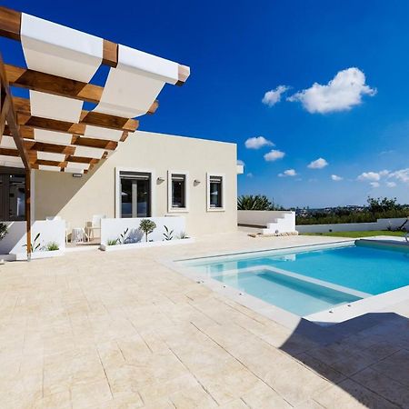 Aerin Villa, A Sublime Sanctuary, By Thinkvilla Roupai Exterior photo